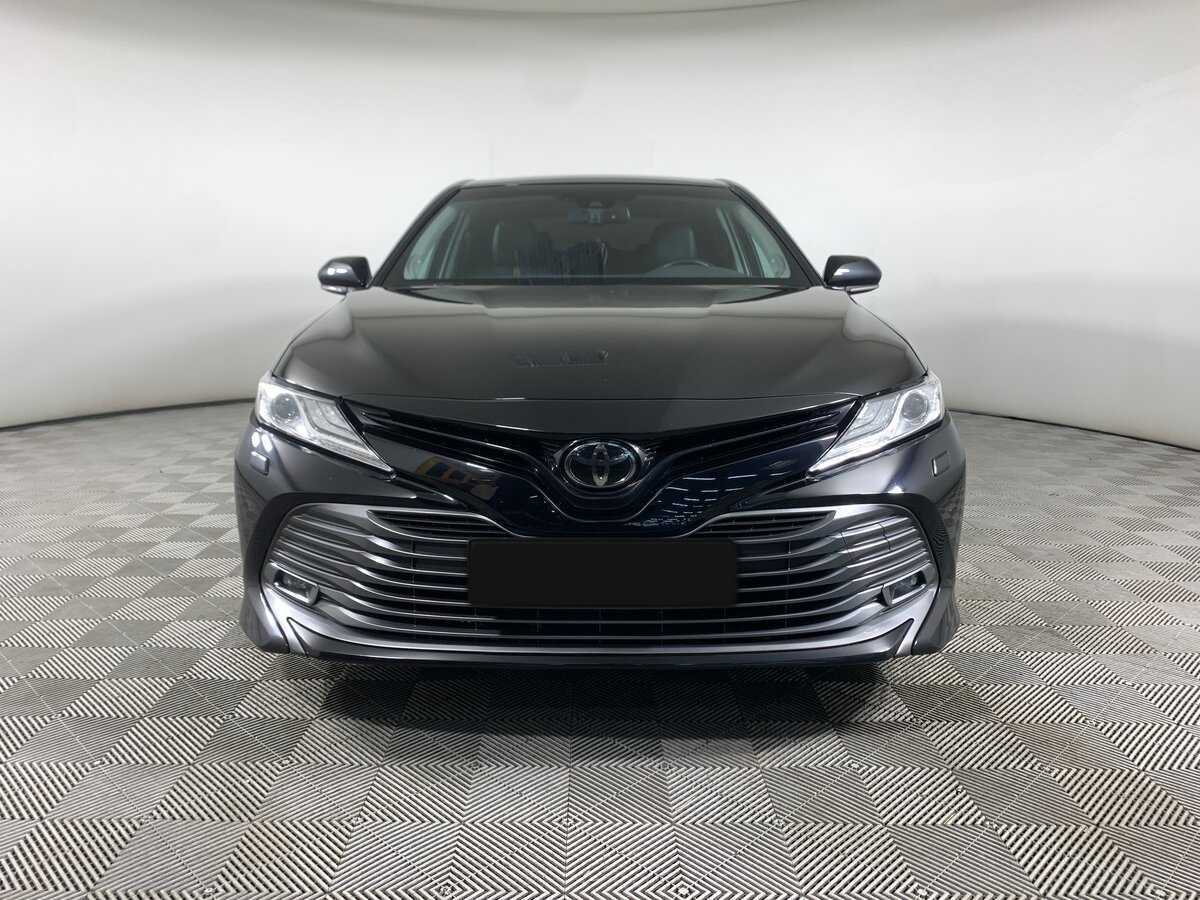 Toyota Camry, 2020 - фото №2
