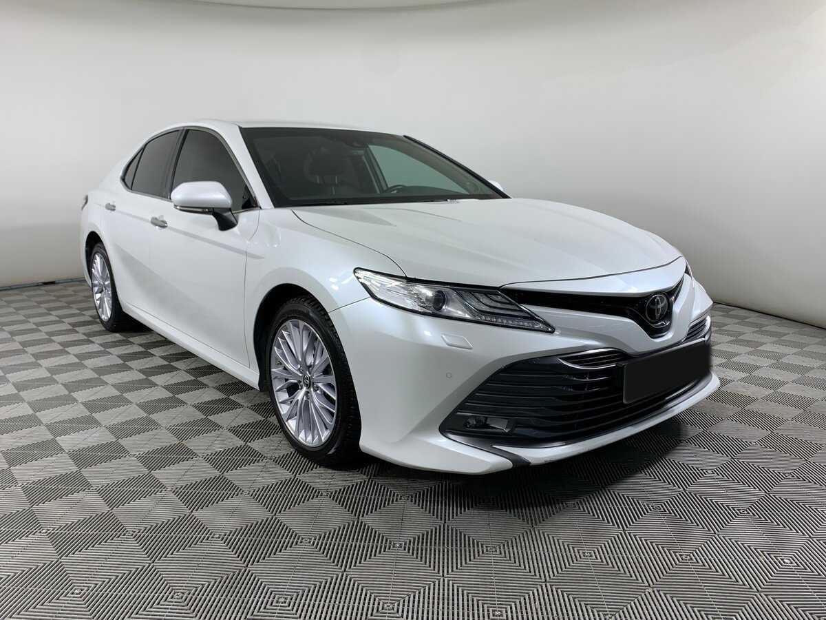Toyota Camry, 2020 - фото №3