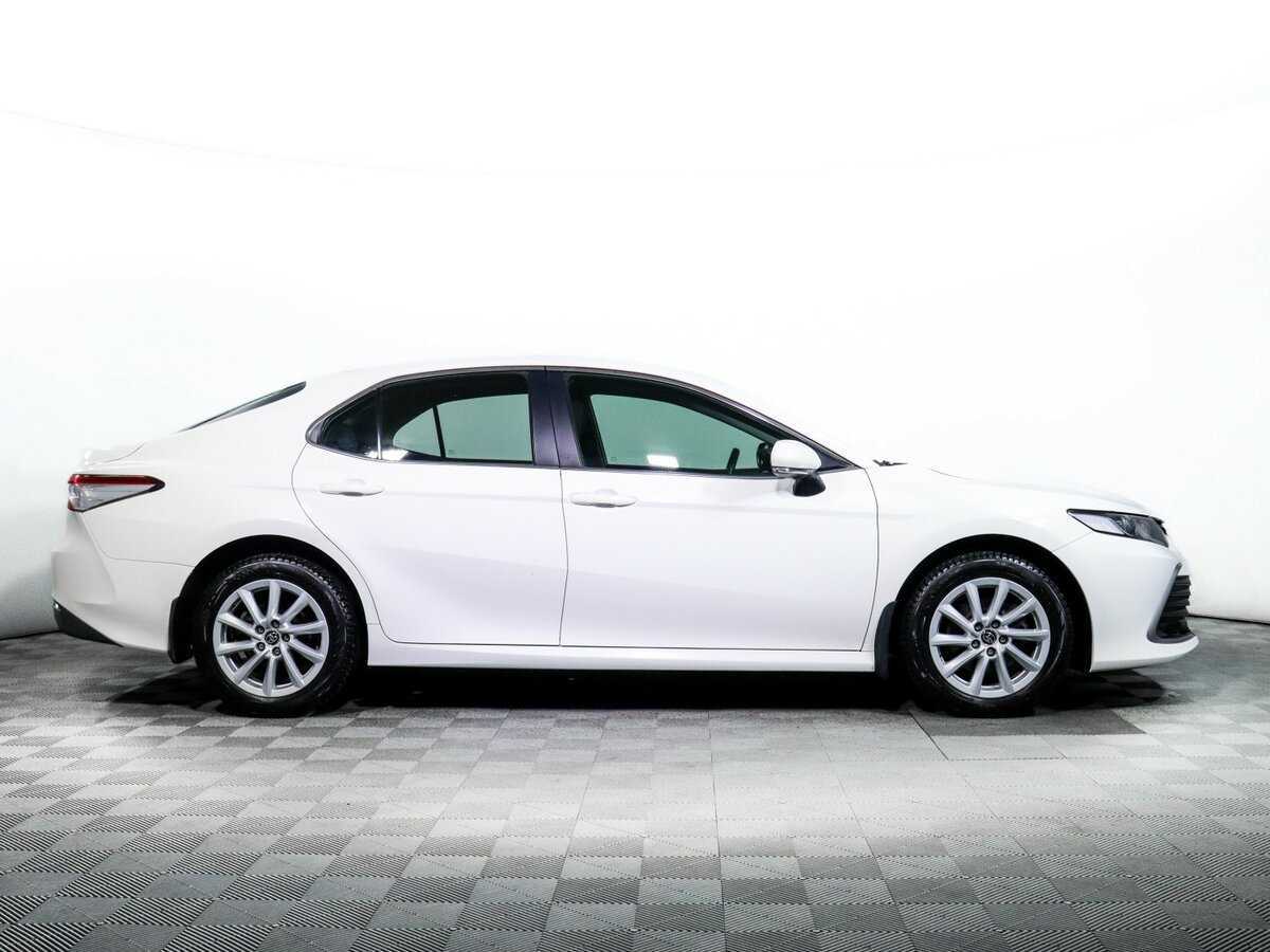 Toyota Camry, 2021 - фото №4