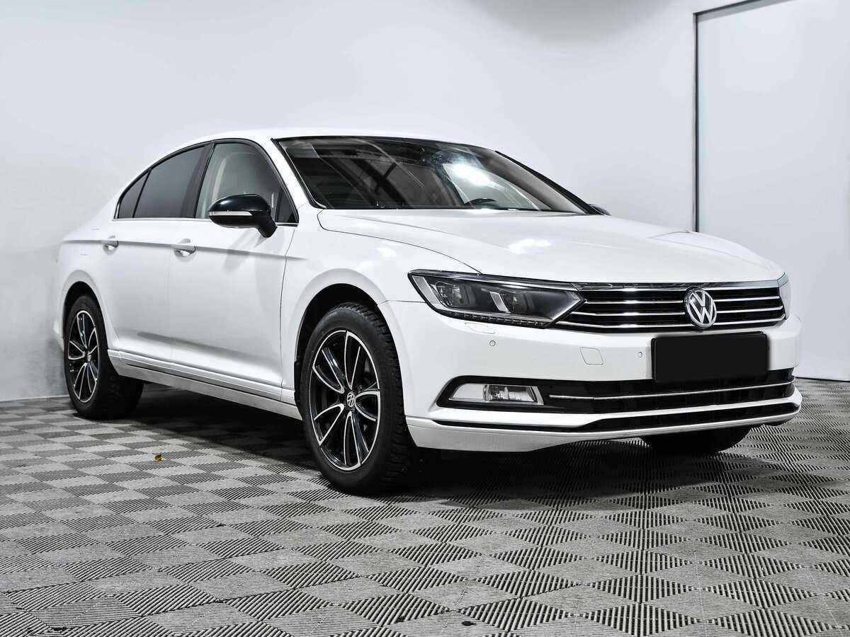 Volkswagen Passat, 2015 - фото №3
