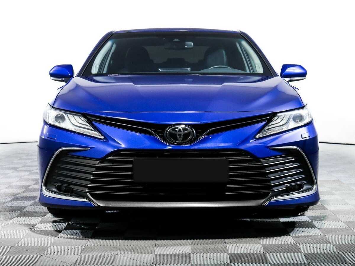 Toyota Camry, 2021 - фото №2