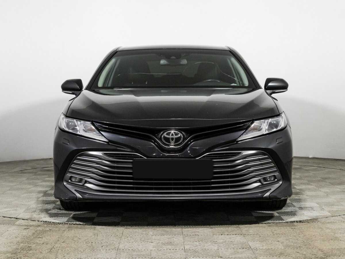 Toyota Camry, 2019 - фото №2