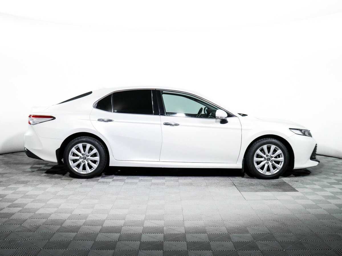 Toyota Camry, 2019 - фото №4