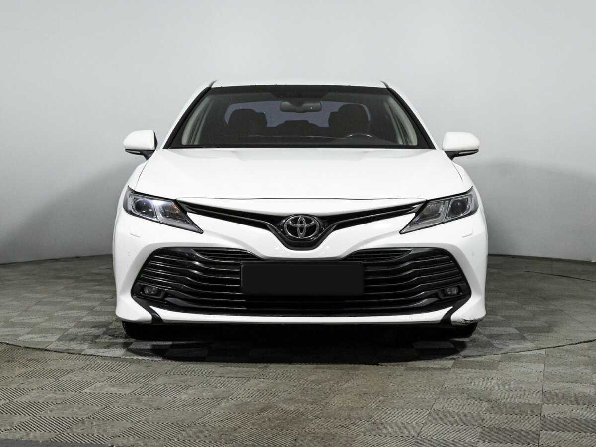 Toyota Camry, 2019 - фото №2