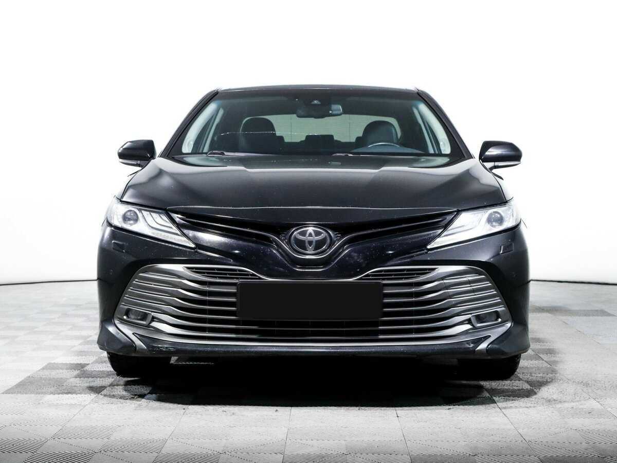 Toyota Camry, 2018 - фото №2