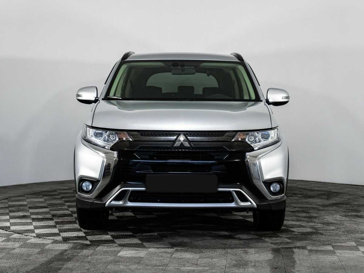 Mitsubishi Outlander, 2021 - фото №2
