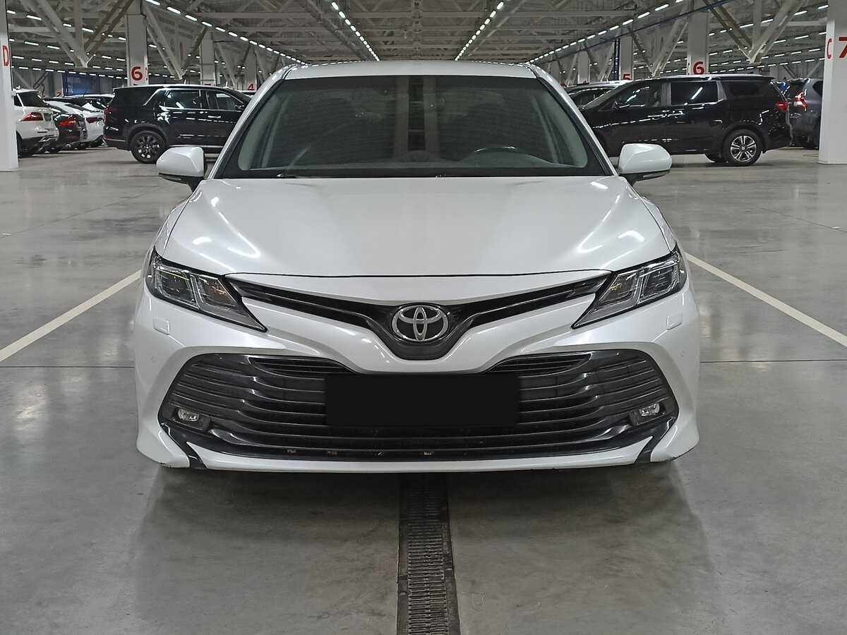 Toyota Camry, 2019 - фото №2