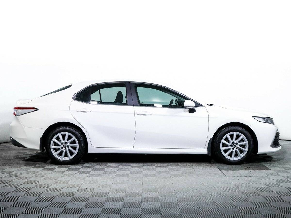 Toyota Camry, 2021 - фото №4