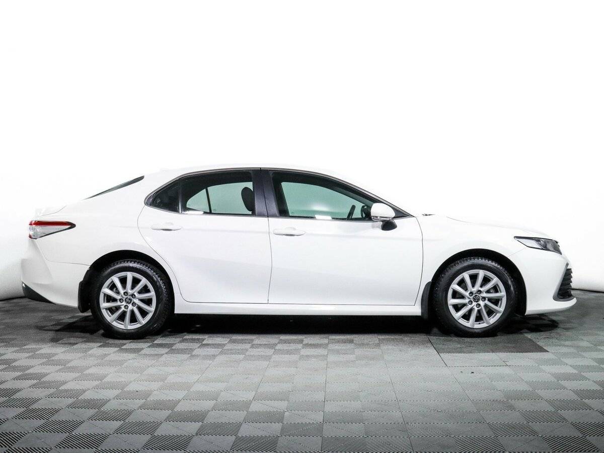 Toyota Camry, 2021 - фото №4