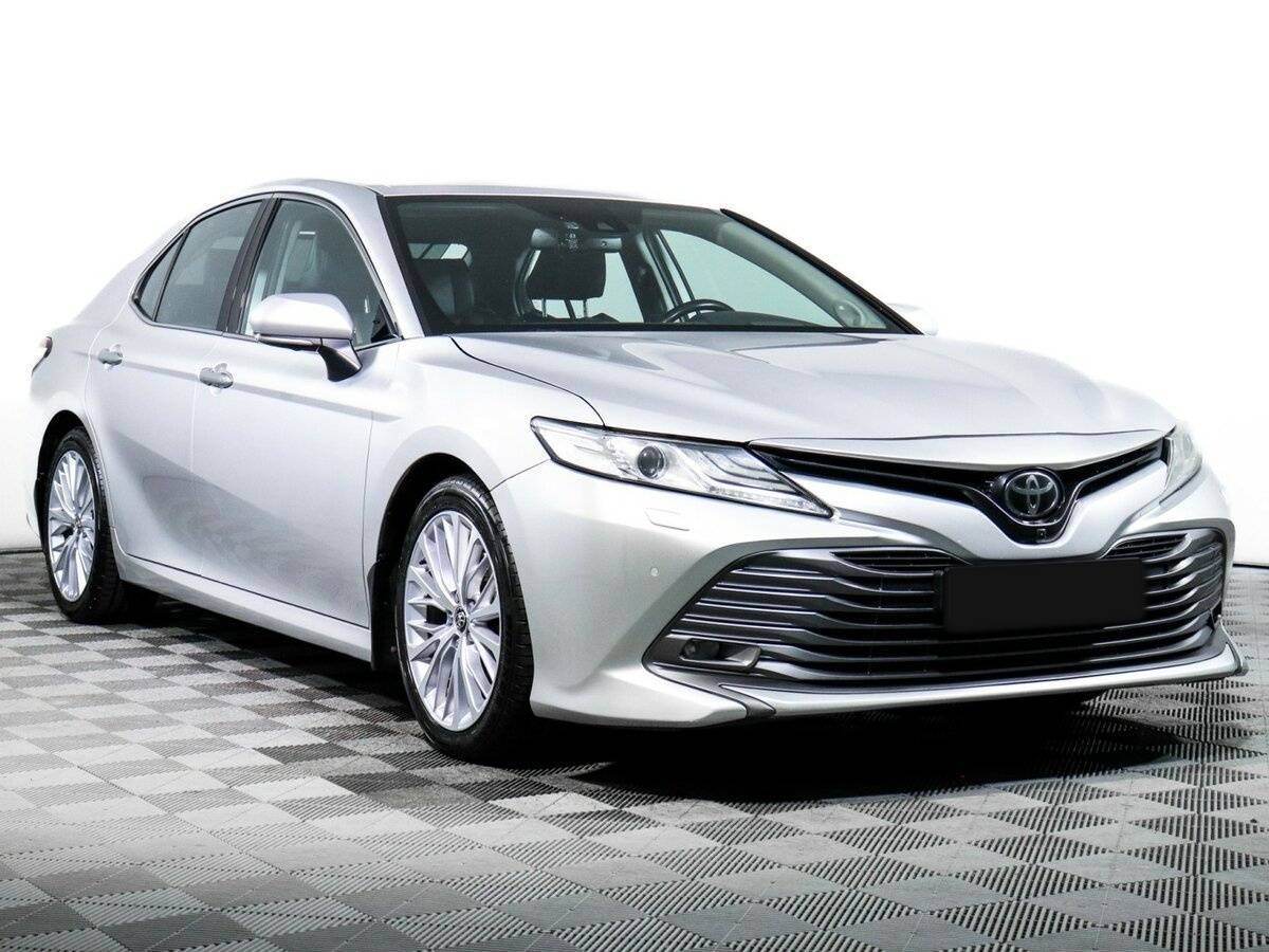 Toyota Camry, 2018 - фото №3