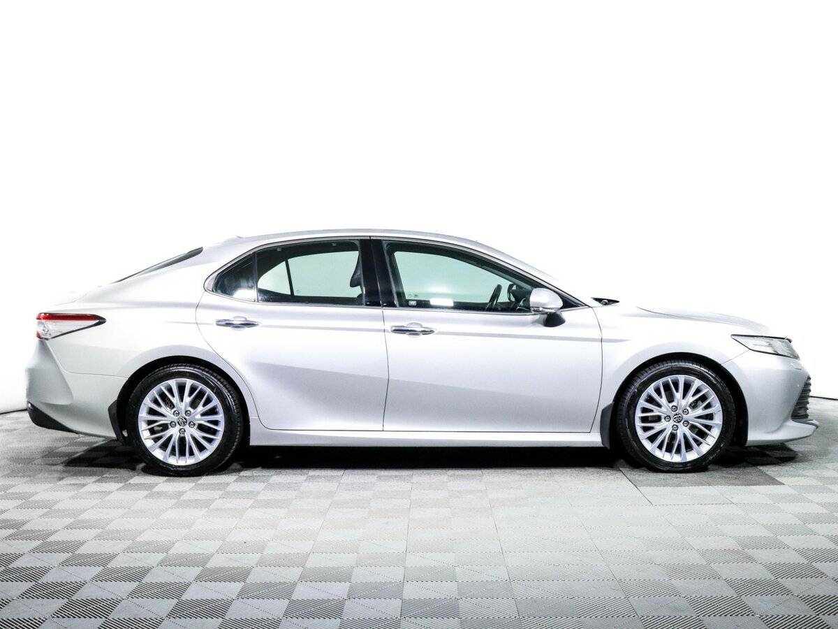Toyota Camry, 2018 - фото №4