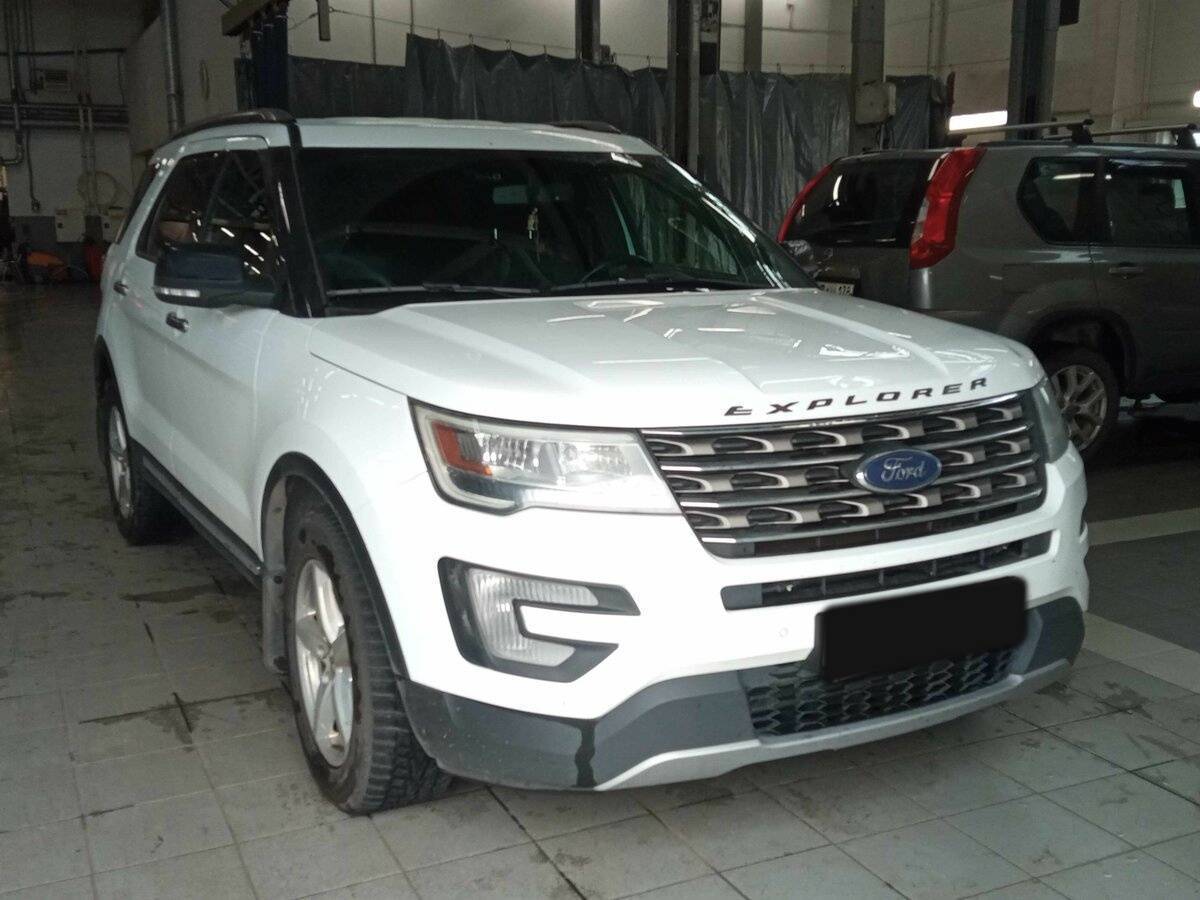 Ford Explorer, 2017 - фото №2