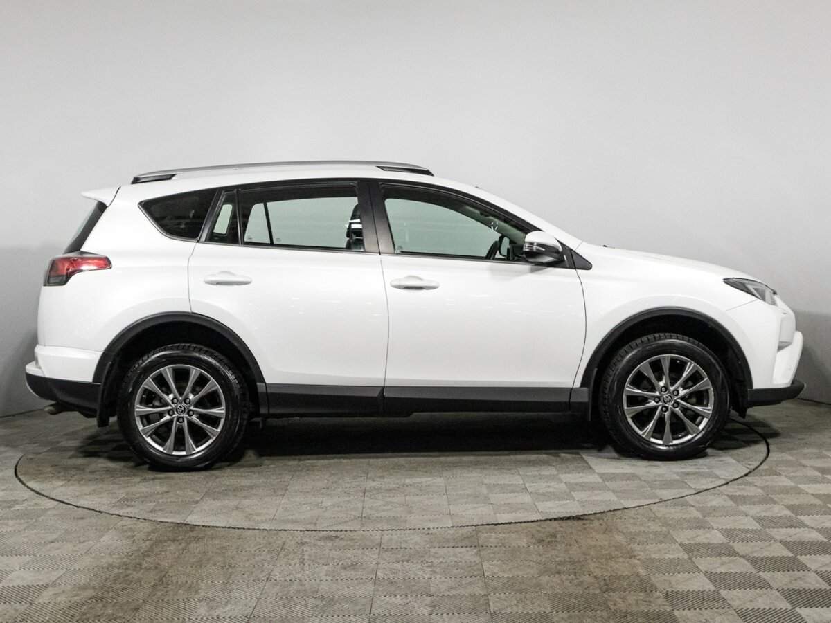 Toyota RAV4, 2018 - фото №4