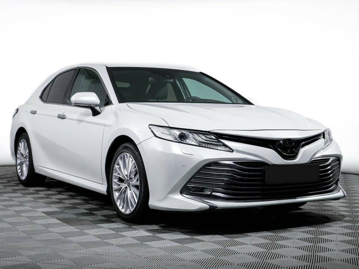 Toyota Camry, 2019 - фото №3