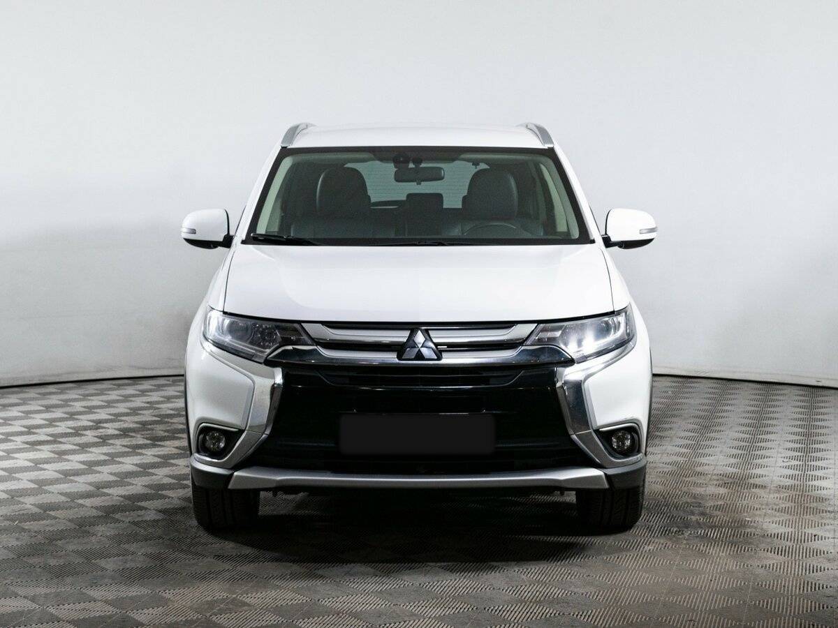 Mitsubishi Outlander, 2018 - фото №2