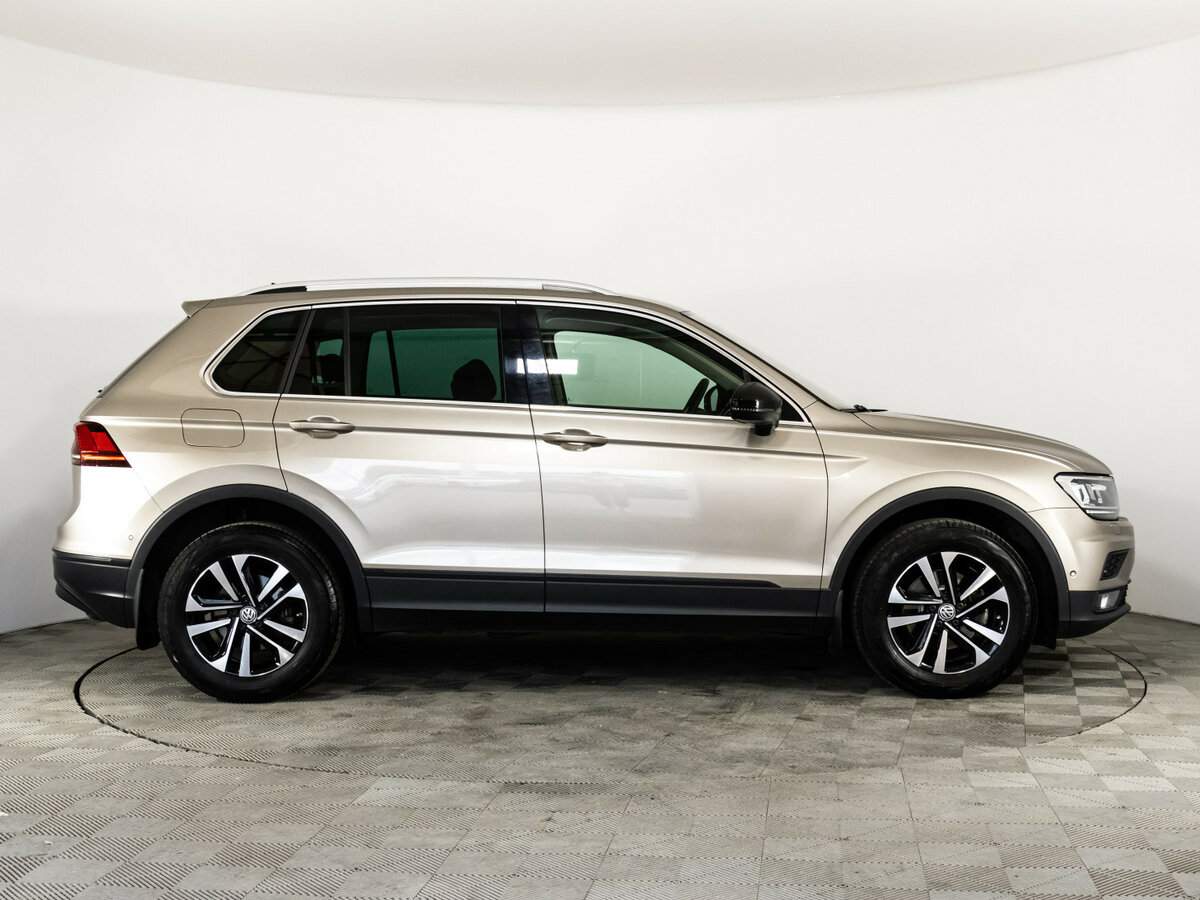 Volkswagen Tiguan, 2019 - фото №4