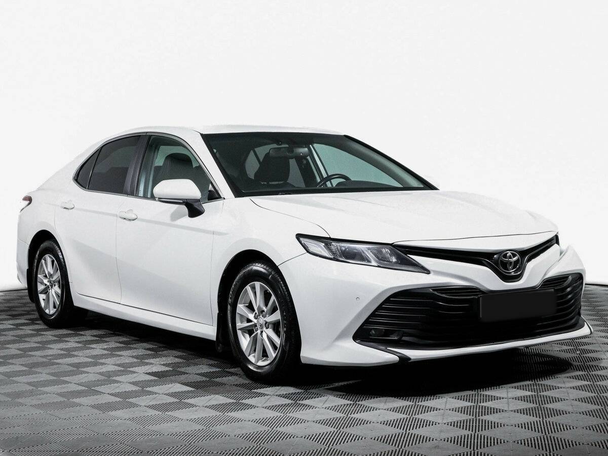 Toyota Camry, 2018 - фото №3