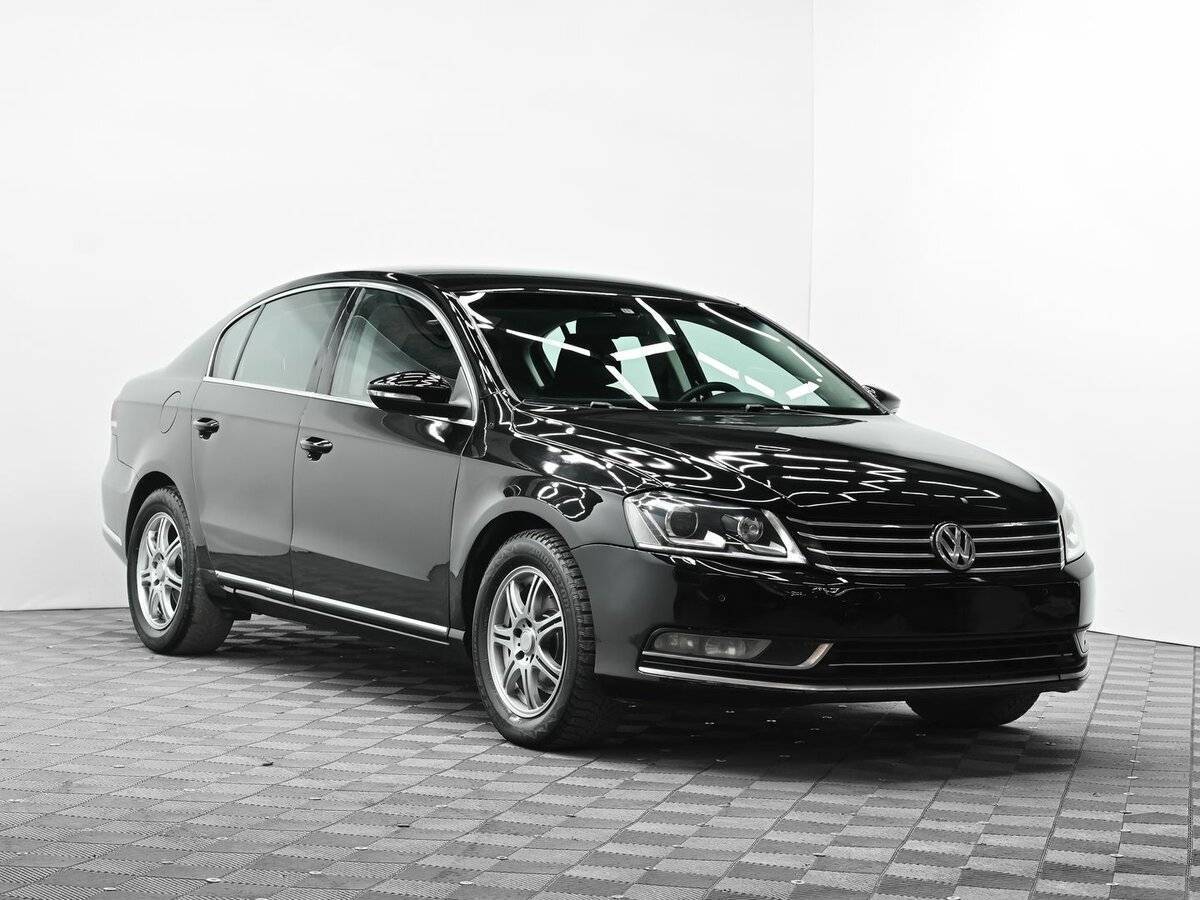 Volkswagen Passat, 2012 - фото №2