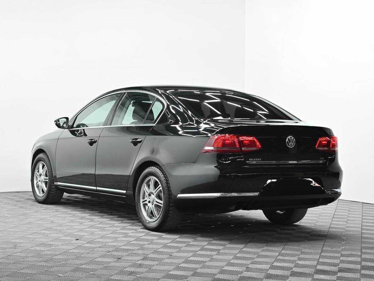Volkswagen Passat, 2012 - фото №3