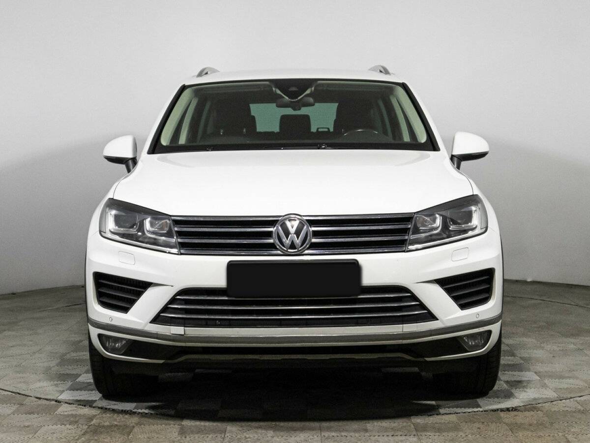 Volkswagen Touareg, 2016 - фото №2