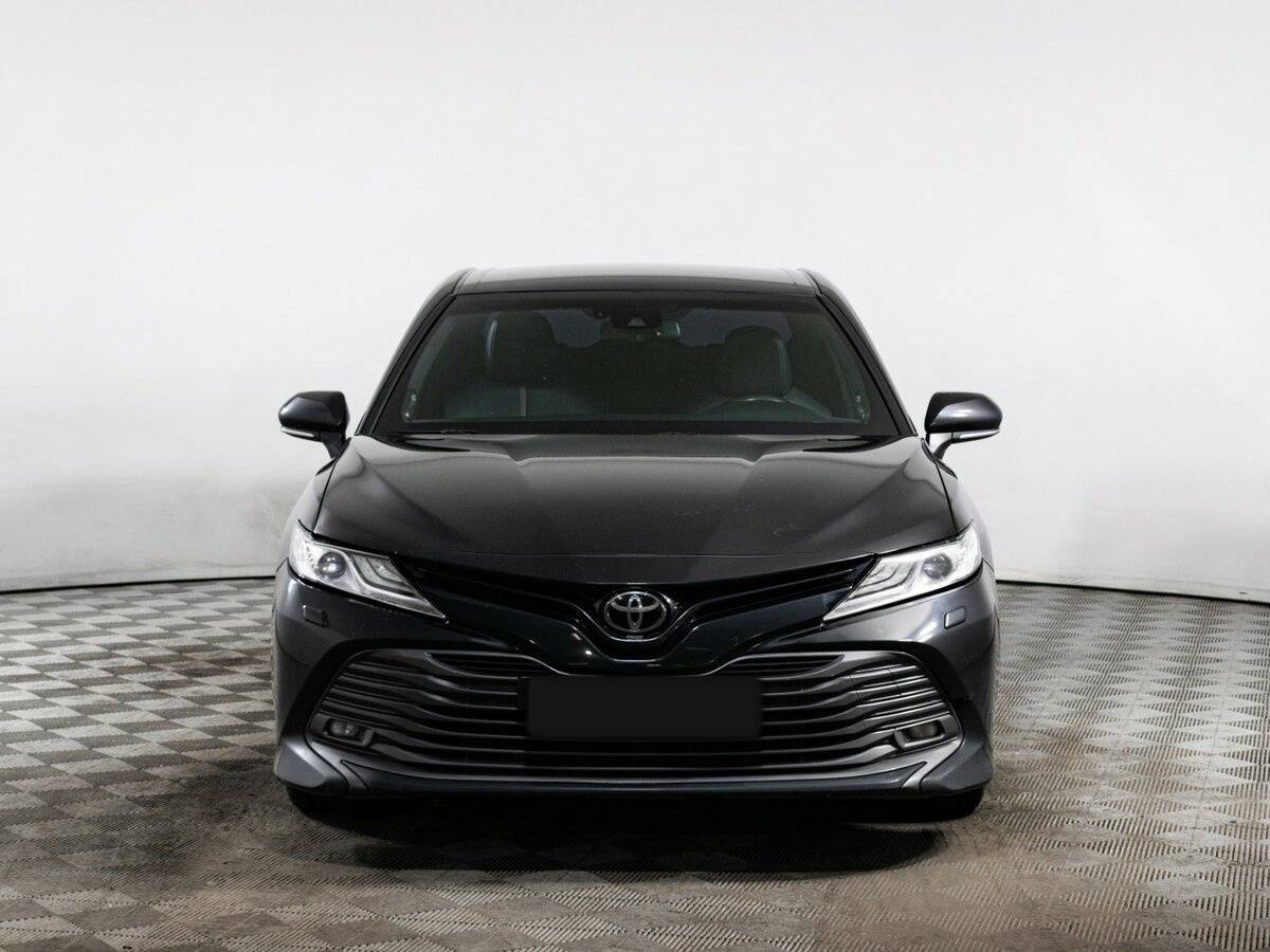 Toyota Camry, 2020 - фото №2
