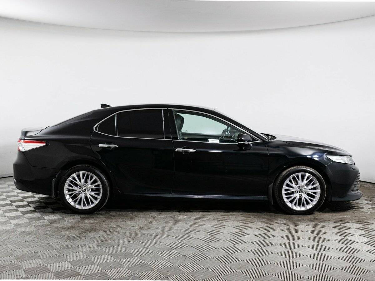 Toyota Camry, 2020 - фото №4