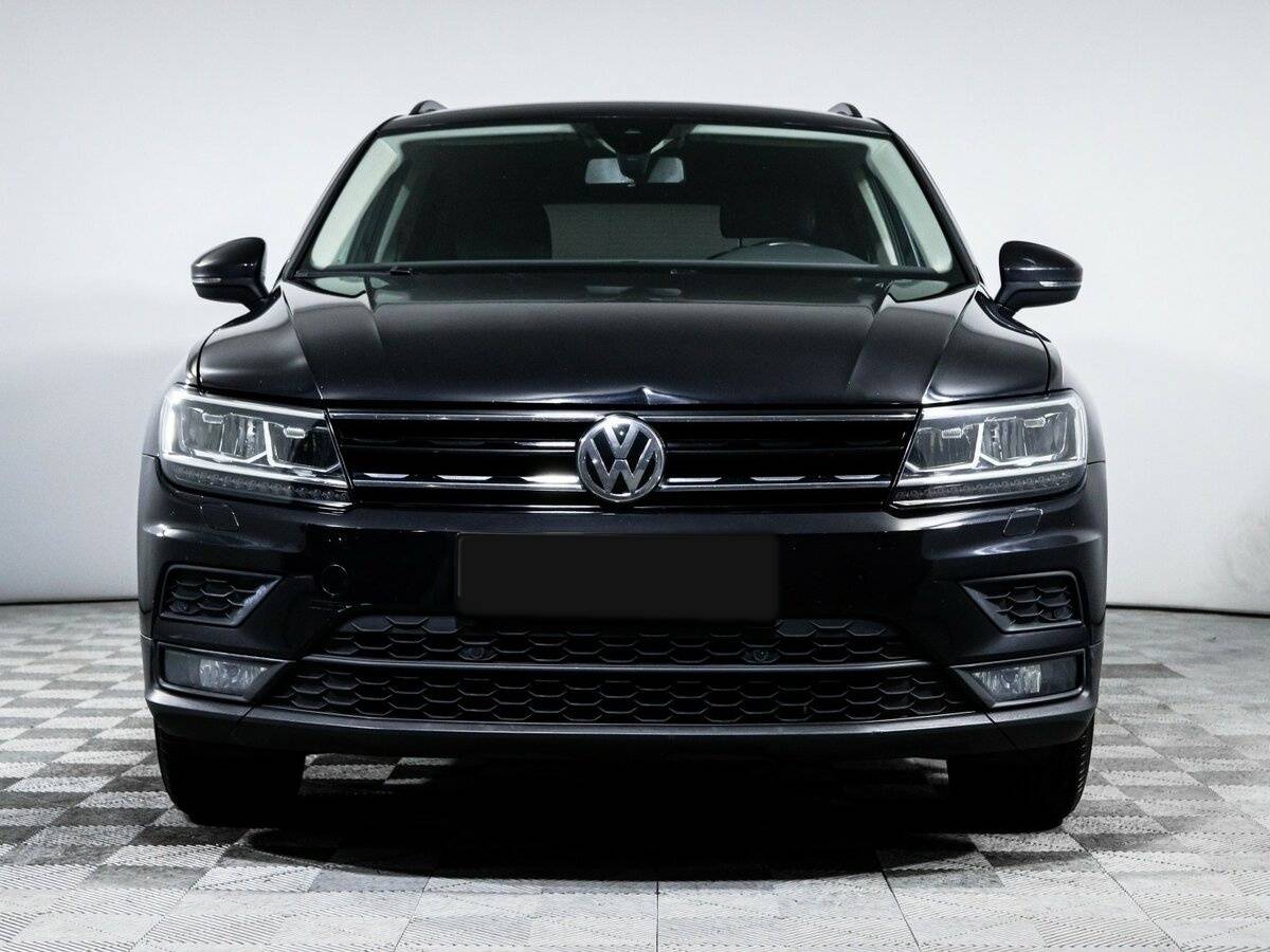 Volkswagen Tiguan, 2020 - фото №2