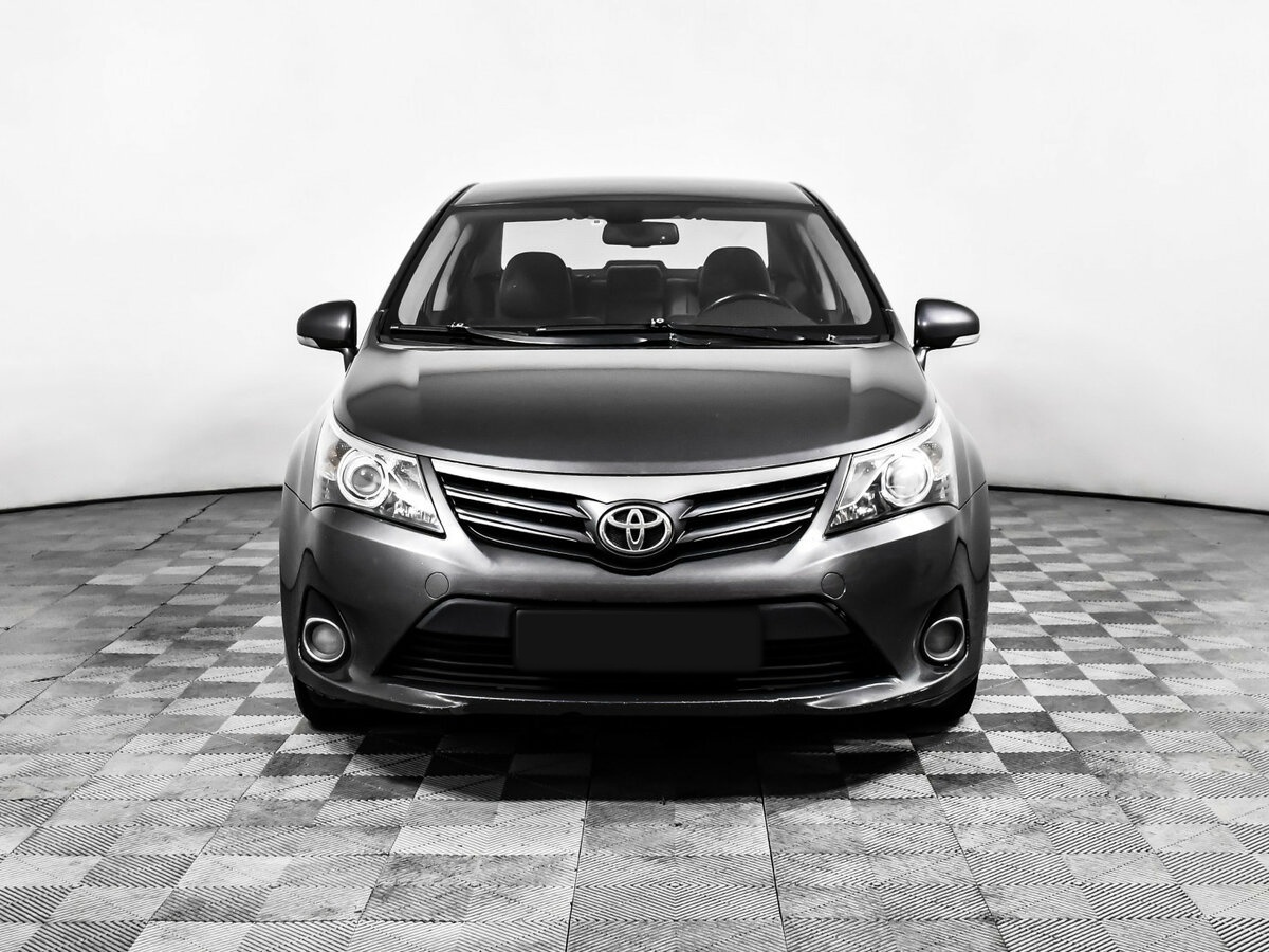 Toyota Avensis III Рестайлинг, 2012 - фото №2