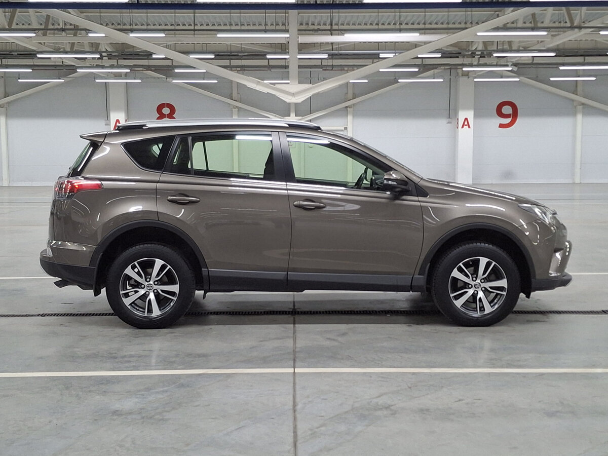 Toyota RAV4 IV (XA40) Рестайлинг, 2015 - фото №4