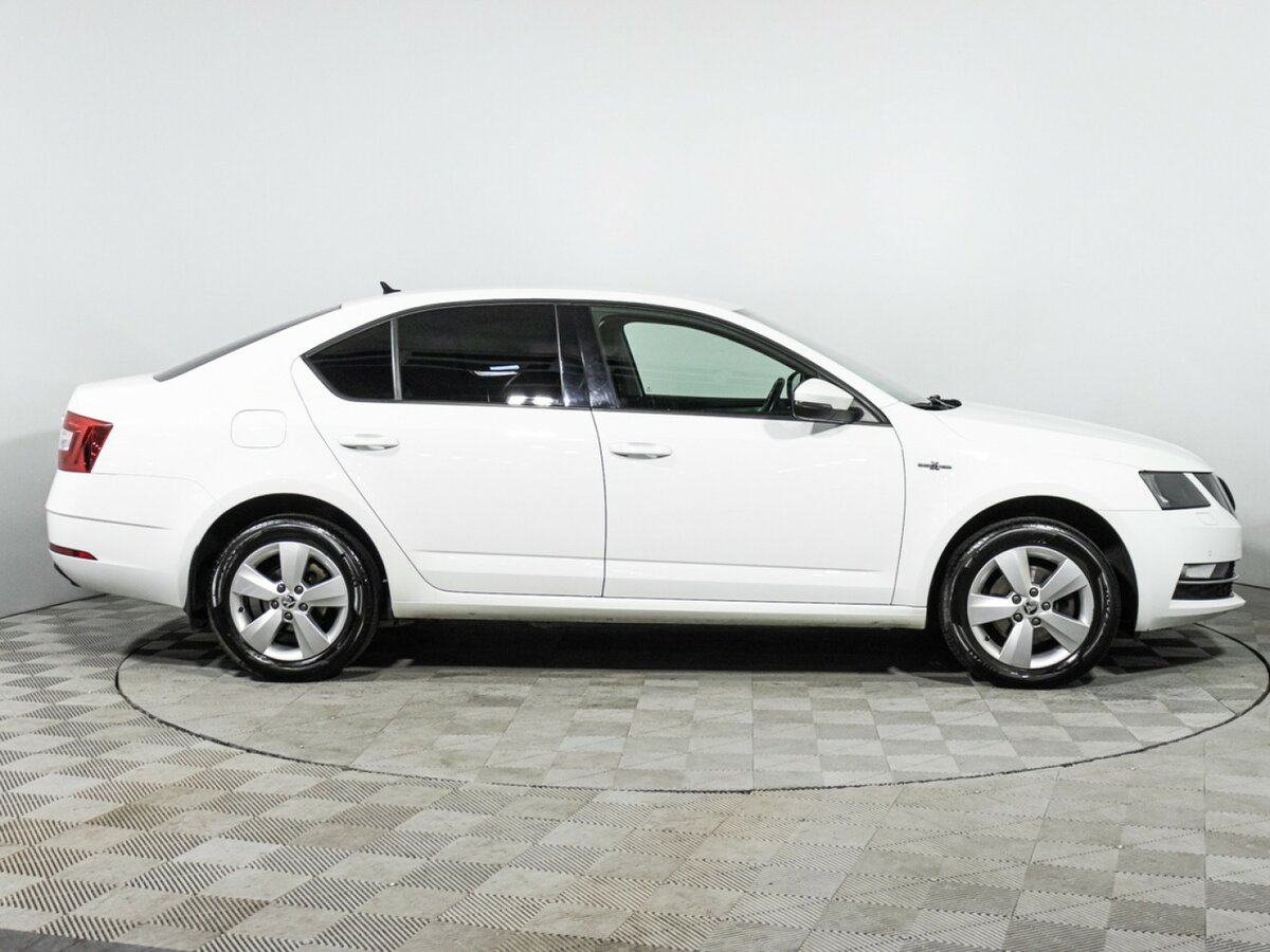 Skoda Octavia III (A7) Рестайлинг, 2019 - фото №4