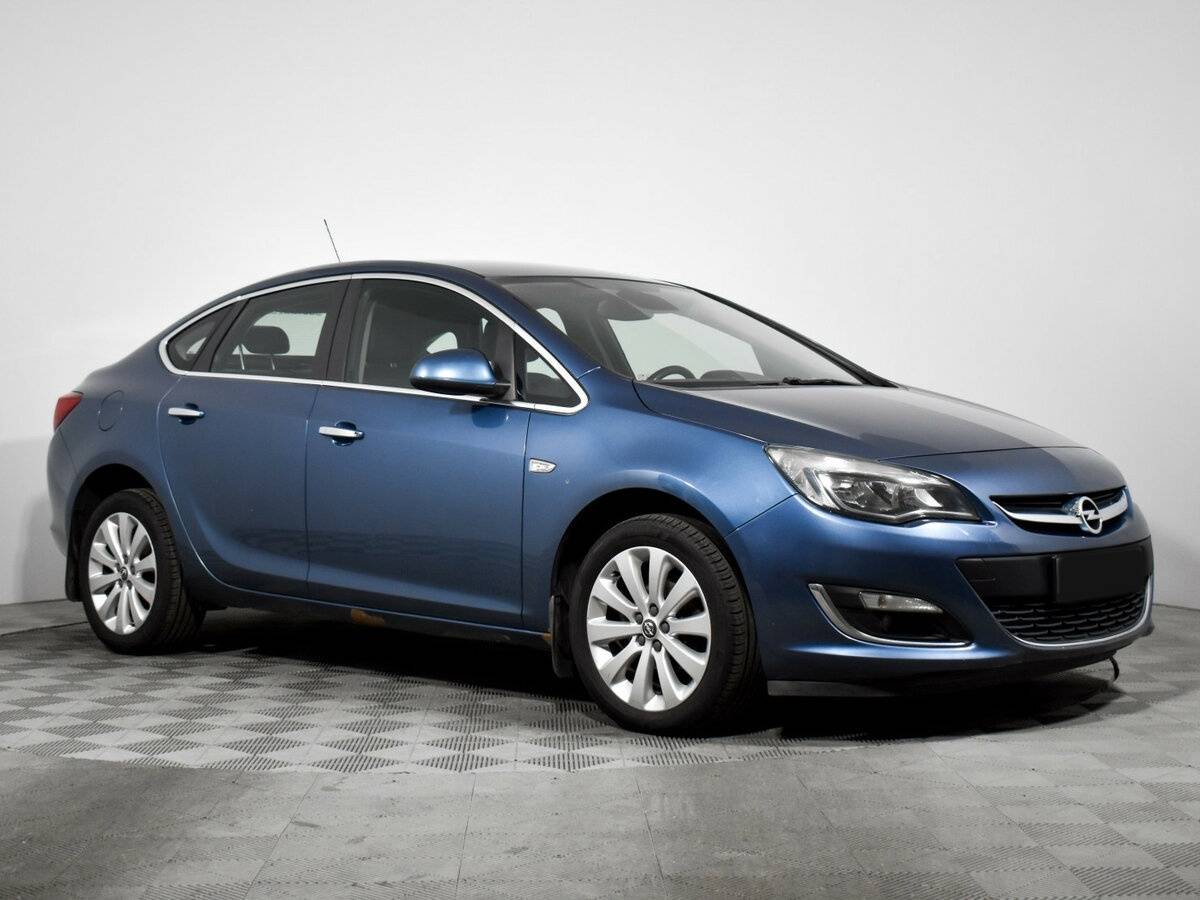Opel Astra J Рестайлинг, 2013 - фото №3