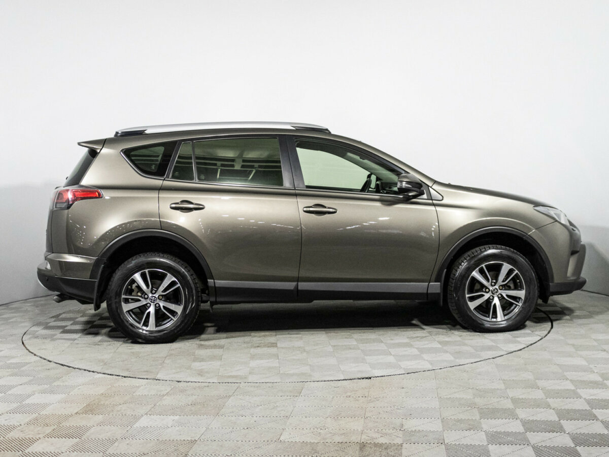 Toyota RAV4 IV (XA40) Рестайлинг, 2015 - фото №4