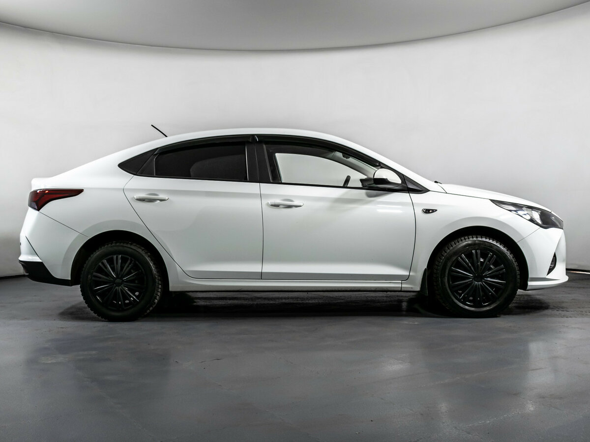 Hyundai Solaris II, 2020 - фото №4
