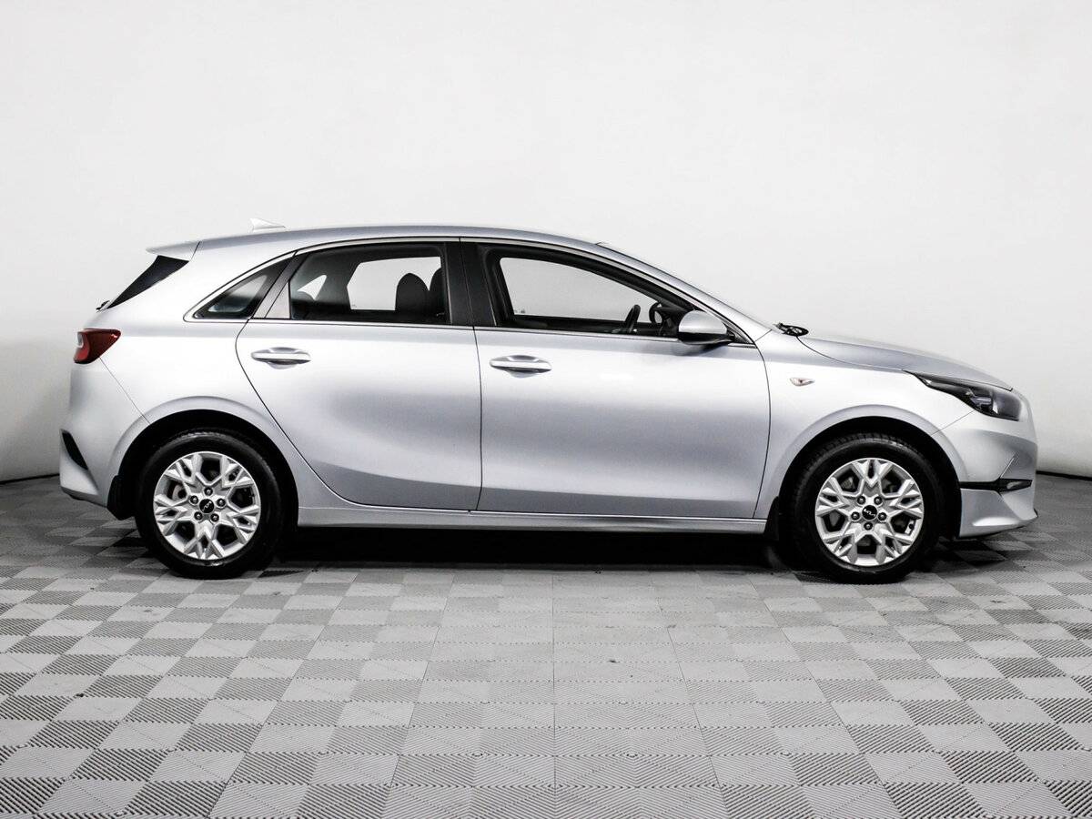 Kia Ceed III Рестайлинг, 2022 - фото №4