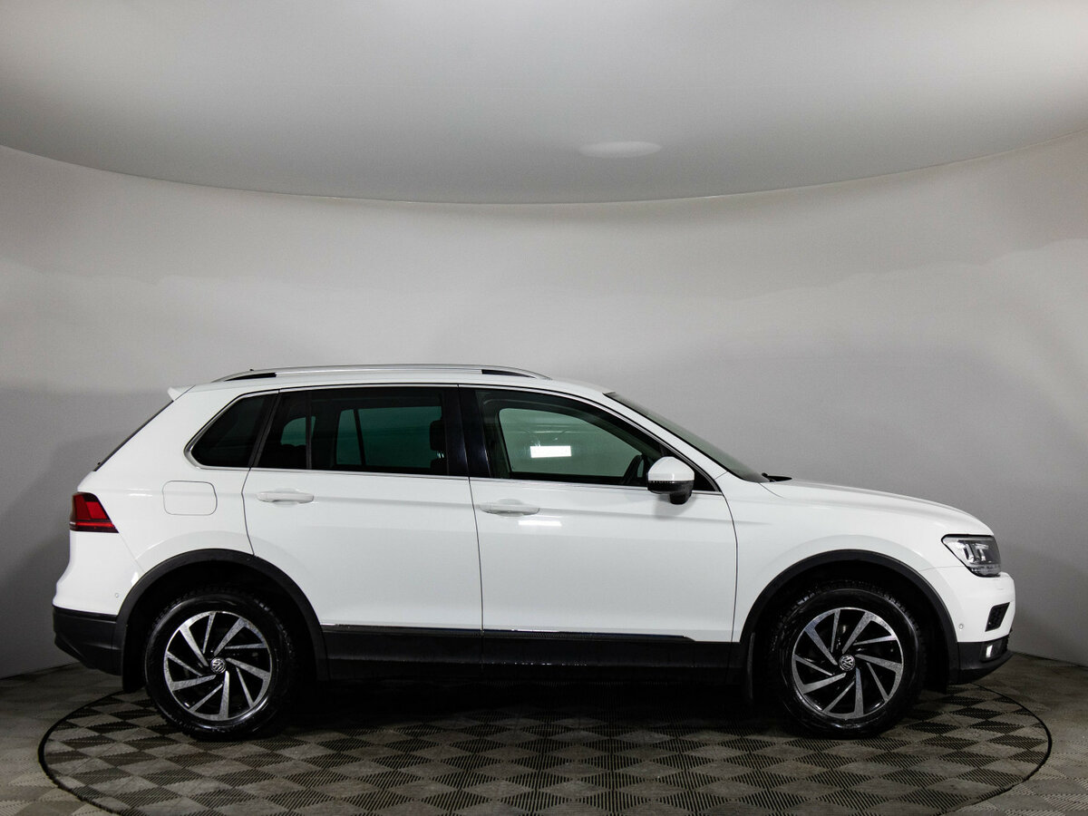 Volkswagen Tiguan II, 2018 - фото №4