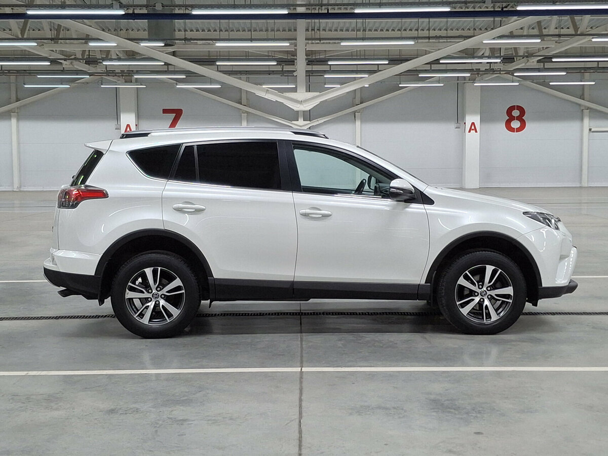 Toyota RAV4 IV (XA40) Рестайлинг, 2016 - фото №4