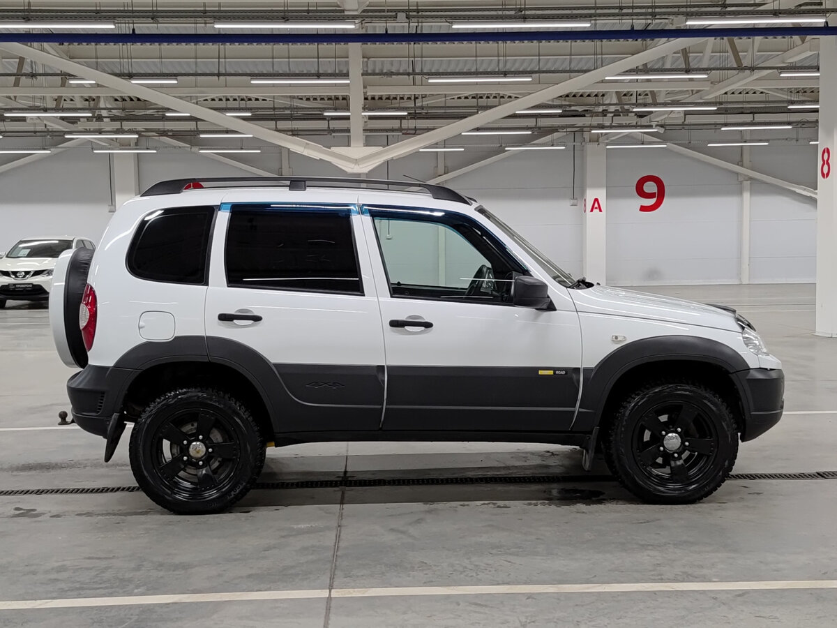 Chevrolet Niva I Рестайлинг, 2017 - фото №4
