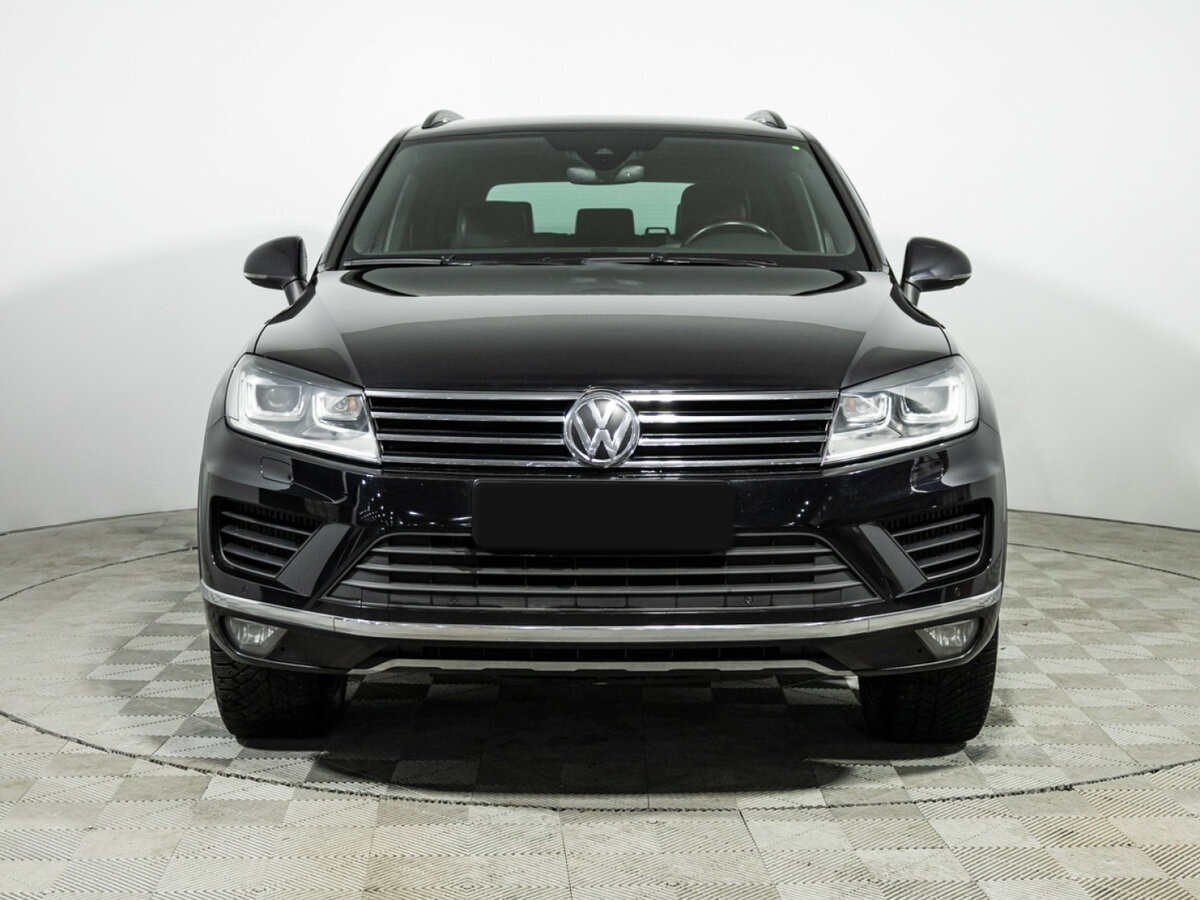 Volkswagen Touareg II Рестайлинг, 2017 - фото №2