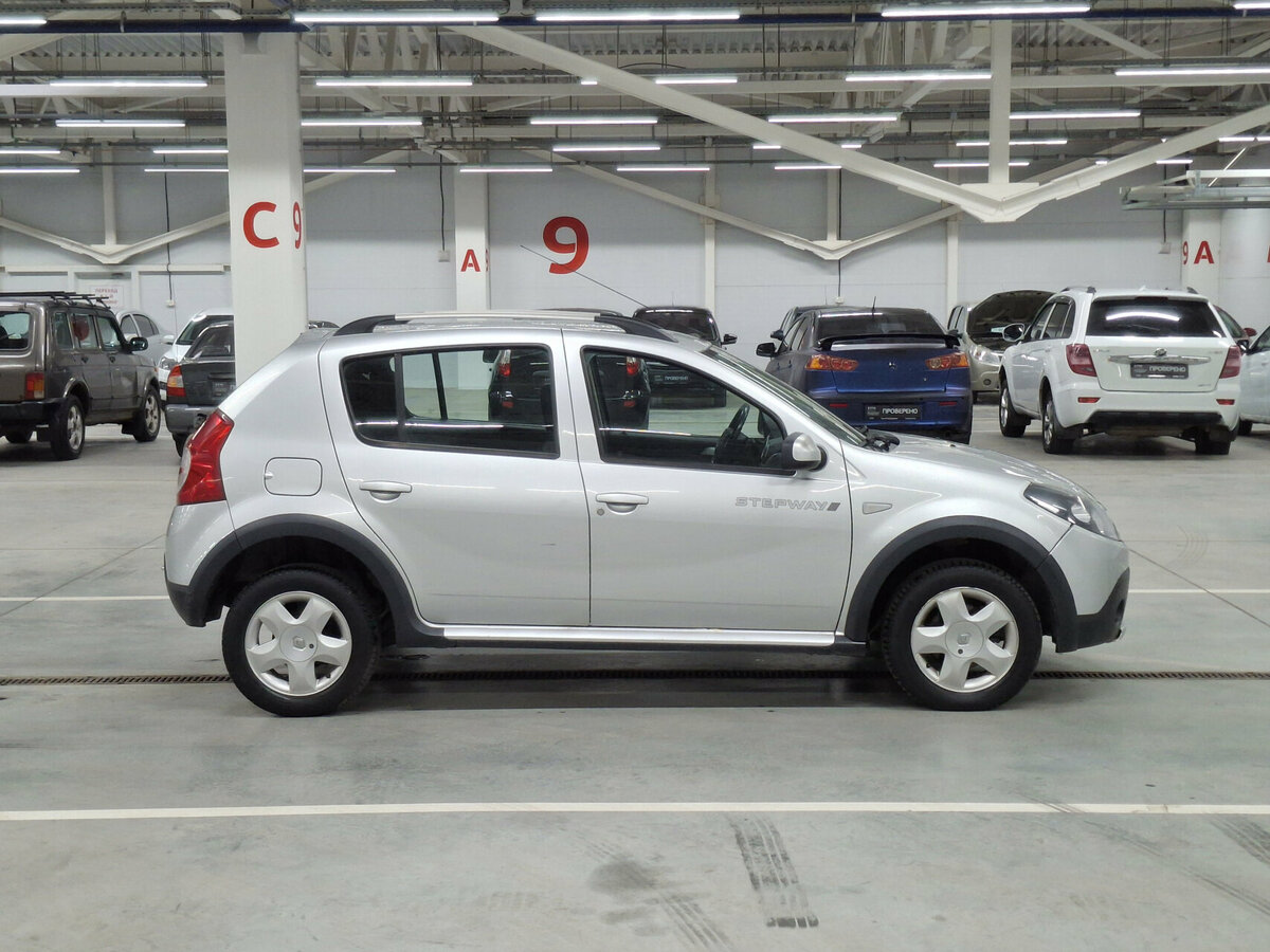 Renault Sandero Stepway I, 2013 - фото №4