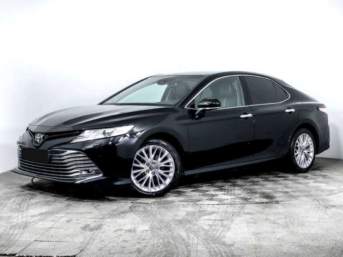 Toyota Camry, 2019 - фото №1