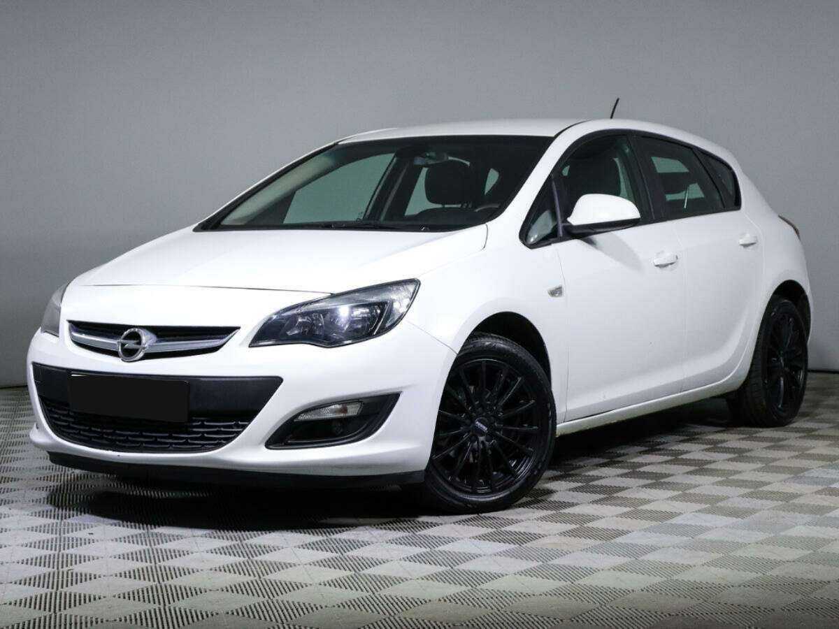 Opel Astra, 2012 - фото №1