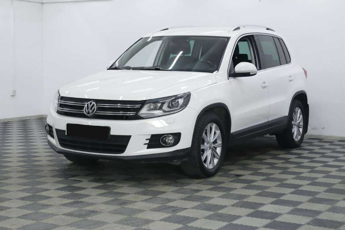 Volkswagen Tiguan, 2015 - фото №1