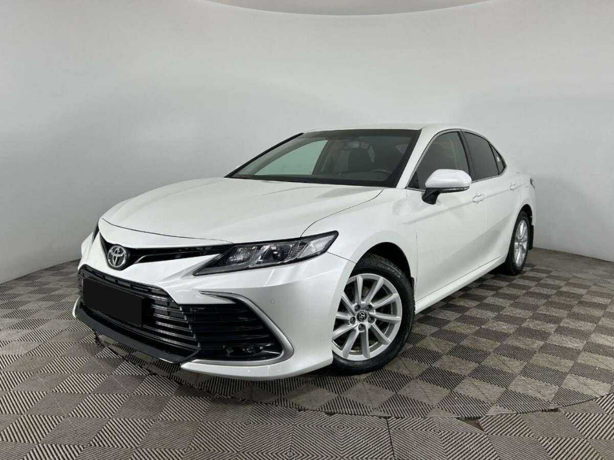 Toyota Camry, 2021 - фото №1