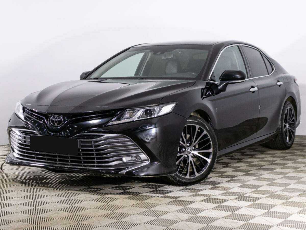 Toyota Camry, 2018 - фото №1
