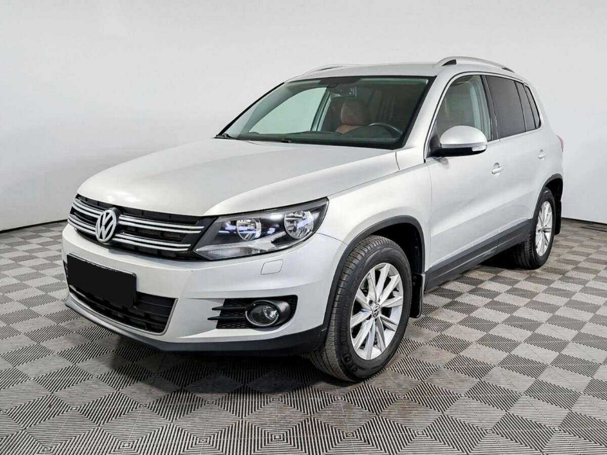 Volkswagen Tiguan, 2012 - фото №1