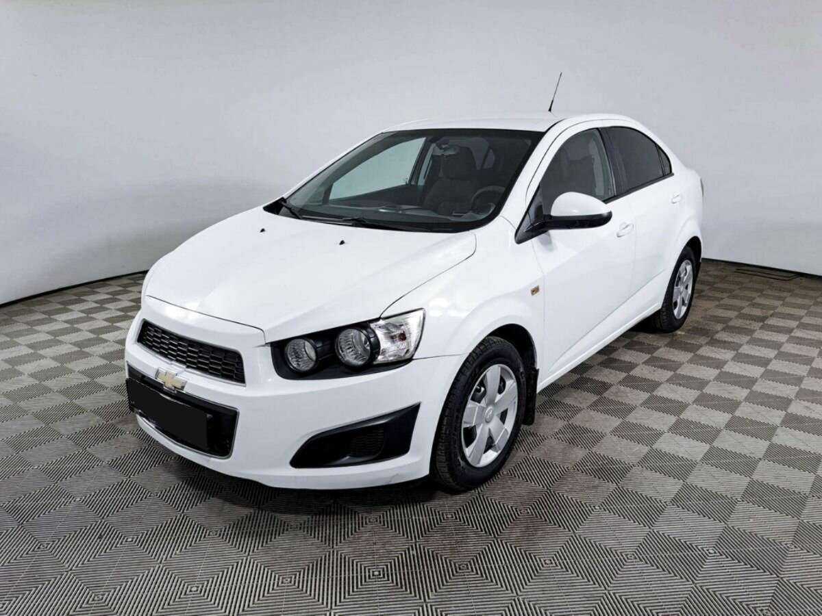 Chevrolet Aveo, 2013 - фото №1
