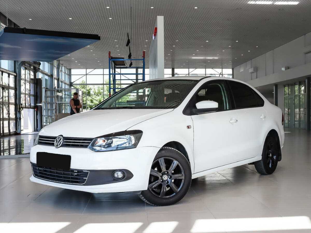 Volkswagen Polo, 2013 - фото №1
