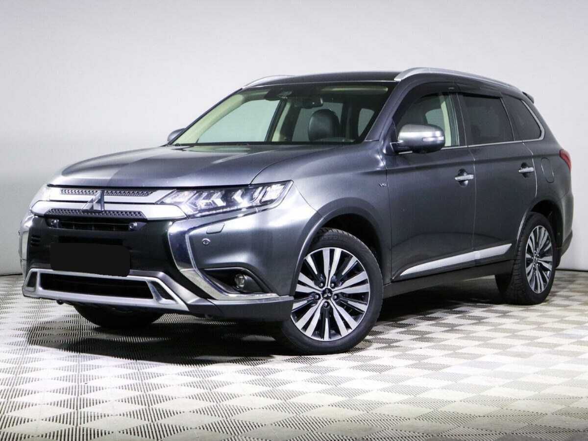 Mitsubishi Outlander, 2020 - фото №1