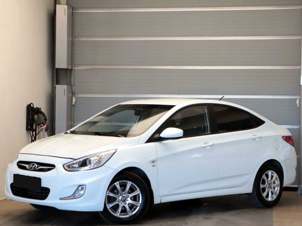 Hyundai Solaris, 2013 - фото №1