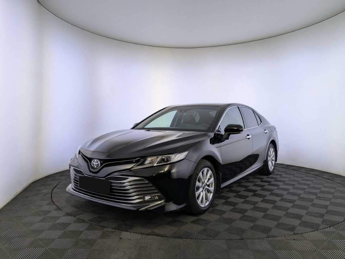 Toyota Camry, 2020 - фото №1